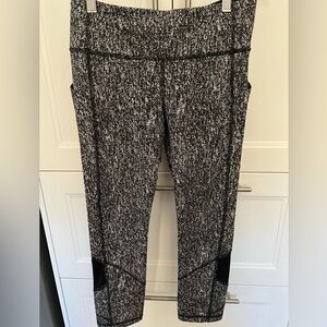 L-18 🍋Lululemon🍋 cropped leggings